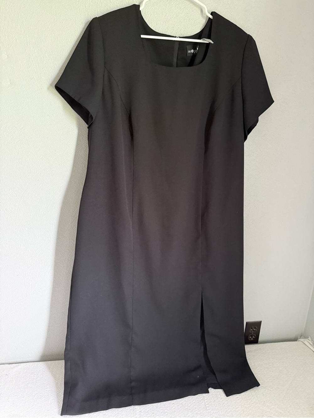 Sag Harbor Black Short-Sleeve Maxi Shift Dress